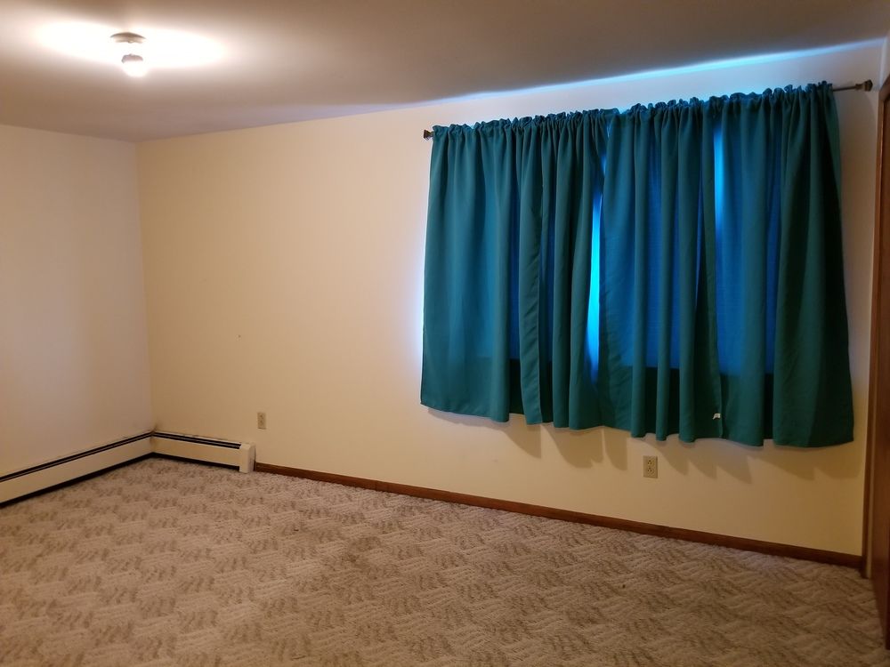 1293 Union Rd, West Seneca, NY 14224